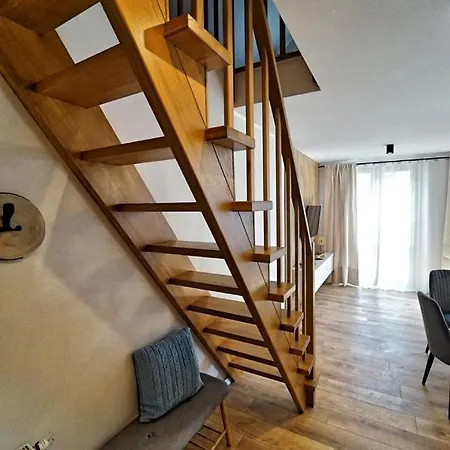 Everysky Nad łomnicą 15-15a