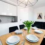 Everysky Nad Lomnica 15-15a Apartment