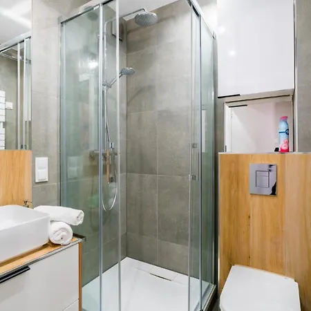 Everysky Nad Lomnica 15-15a *